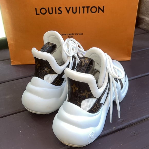 Louis Vuitton LV Archlight Sneaker - Picture 5 of 9